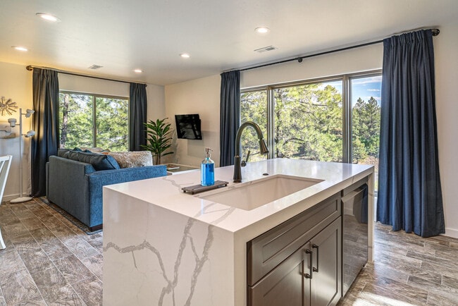 Building Photo - 3561 W Kiltie Loop