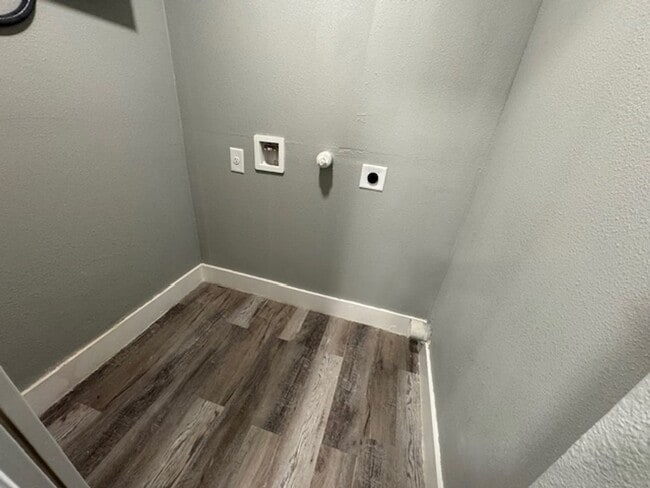 Building Photo - Move in June 10th 2025!! Beautiful  3 bedr...