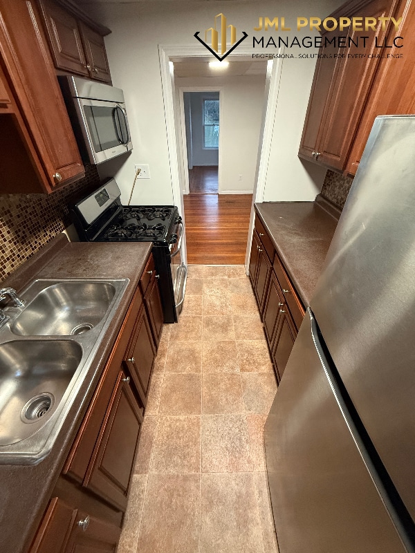 Building Photo - 28 McClure Pl