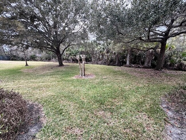 Building Photo - Spacious 2 Bed 2 Bath with Office/ Den