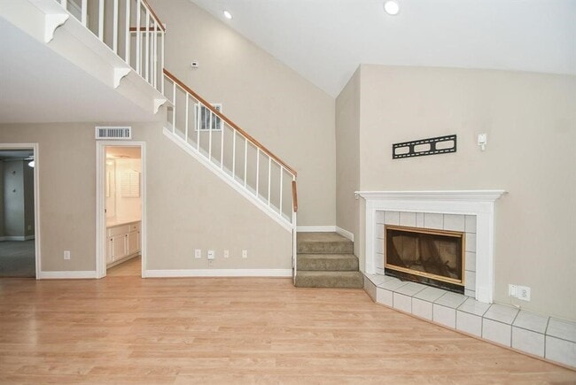Building Photo - 3150 Walnut Bend Ln