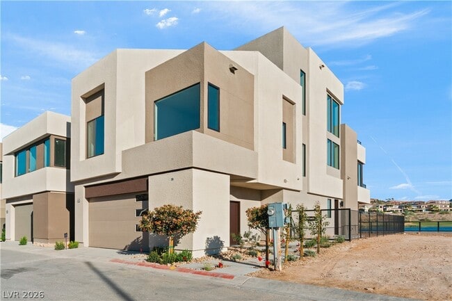 Building Photo - 66 Lakefront Dr