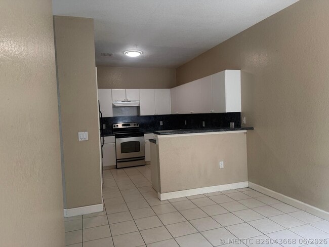Building Photo - 1121 Shoma Dr