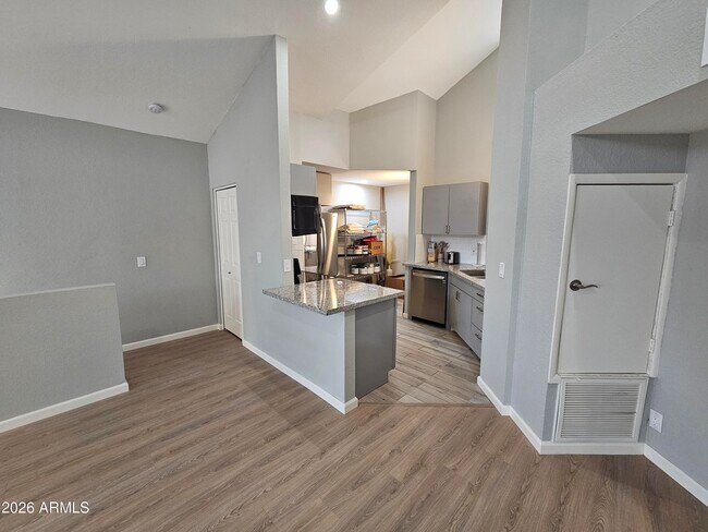 Building Photo - 10301 N 70th St