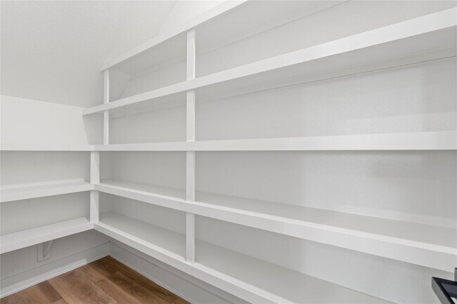 Building Photo - 6532 Weston St