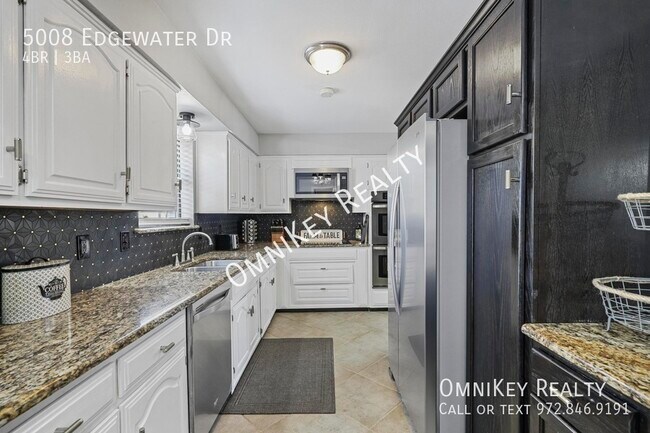Building Photo - 5008 Edgewater Dr