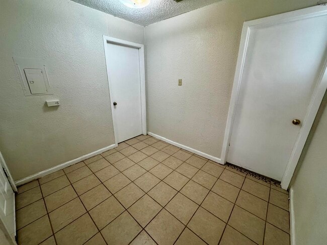 Building Photo - 1616 Britain St