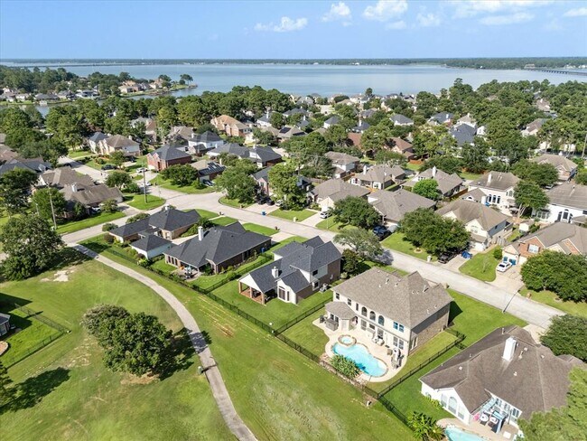 Building Photo - 8719 Silver Lure Dr