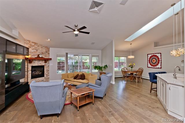 Building Photo - 2071 Stagecoach Ct