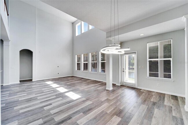 Building Photo - 5604 Skimmer Dr