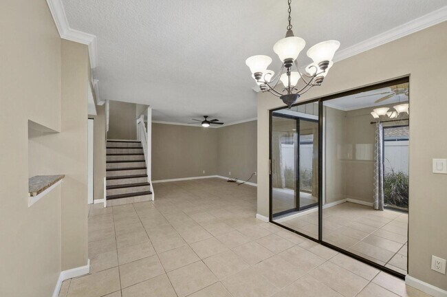 Building Photo - 402 Lakewood Ct