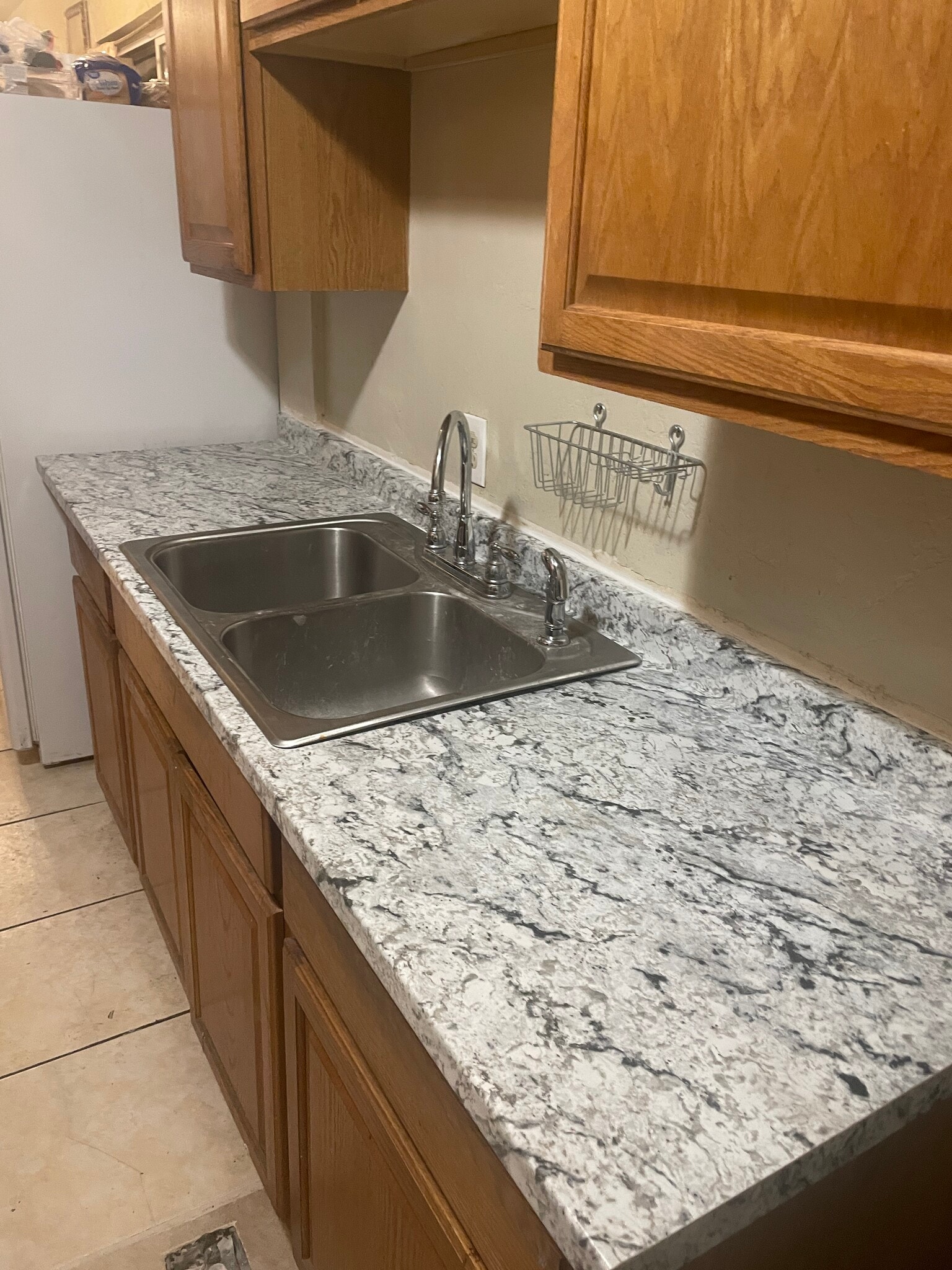 kitchen sink, garbage disposer - 1995 Kingston St