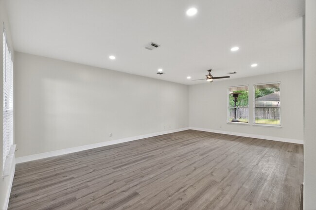 Building Photo - 918 Ivycroft Ln