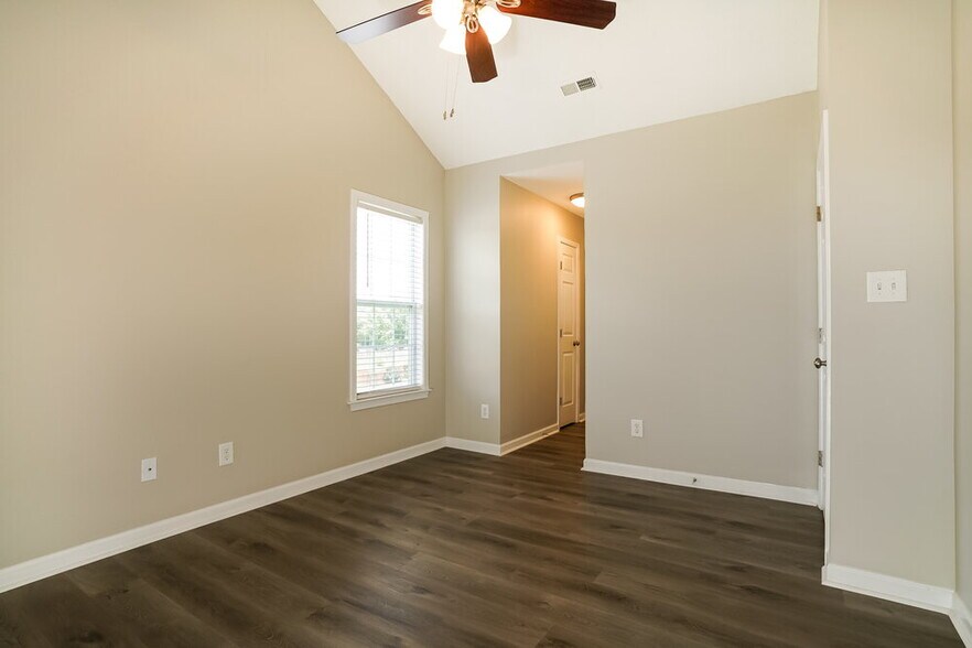 Building Photo - 501 Oak Dare Ln