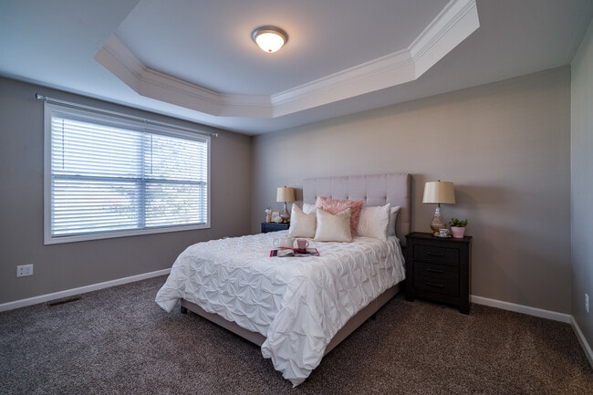 Building Photo - 512 Dearbaugh Ave