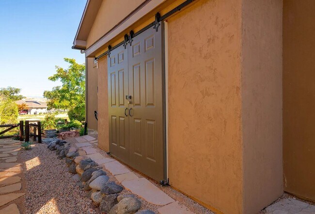 Building Photo - Beautify 3 bed 2 bath home!