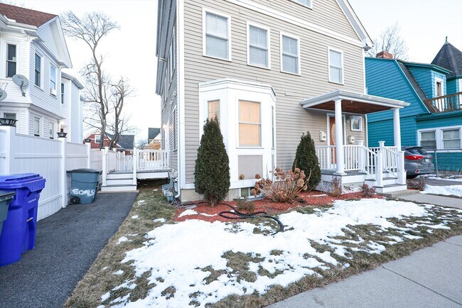 Building Photo - 35 Gleason St