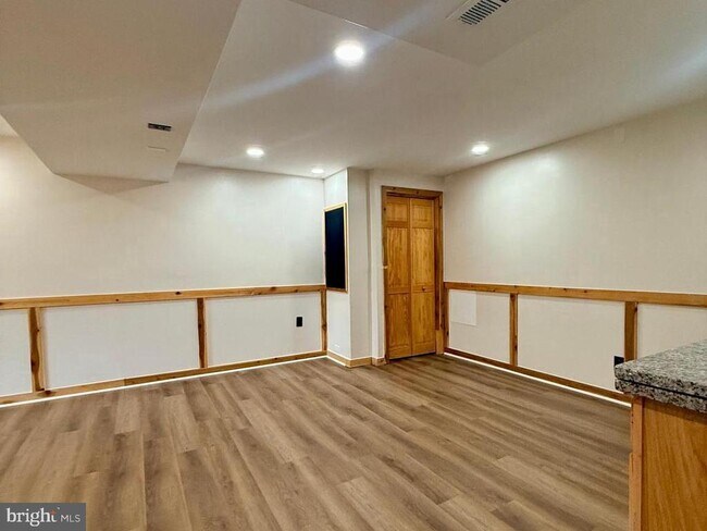 Building Photo - 8487 Inspiration Ave