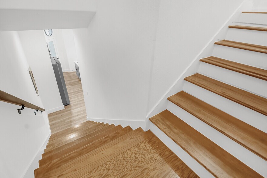 Building Photo - 4321 McKinley St