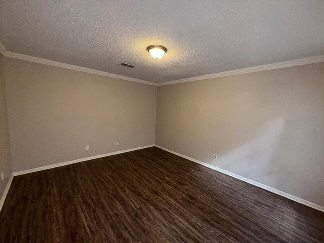 Building Photo - 16511 Courtland Cir