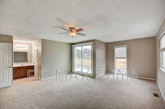Building Photo - 700 Alder Cir
