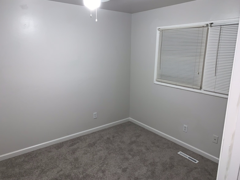 Bedroom - 5322 Plaza Ave