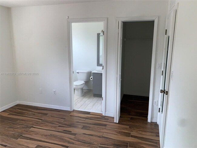 Building Photo - 3001 SE 17th Ave