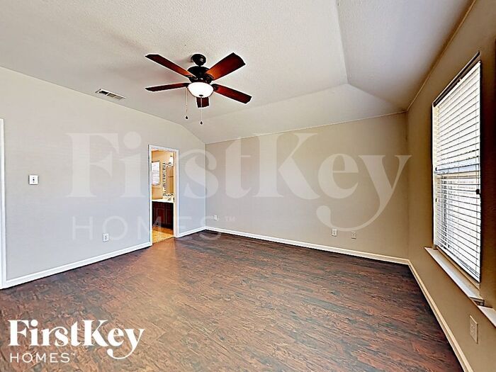 Building Photo - 724 Bamboo Dr