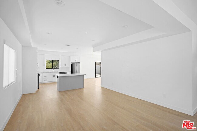 Building Photo - 5826 Craner Ave