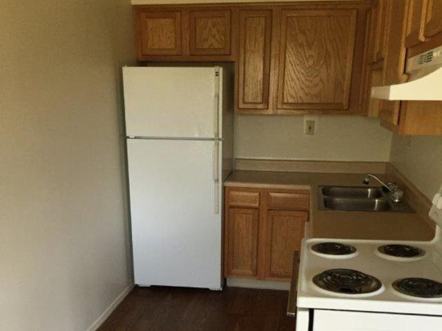 Building Photo - Ivy Green Commons, LLC