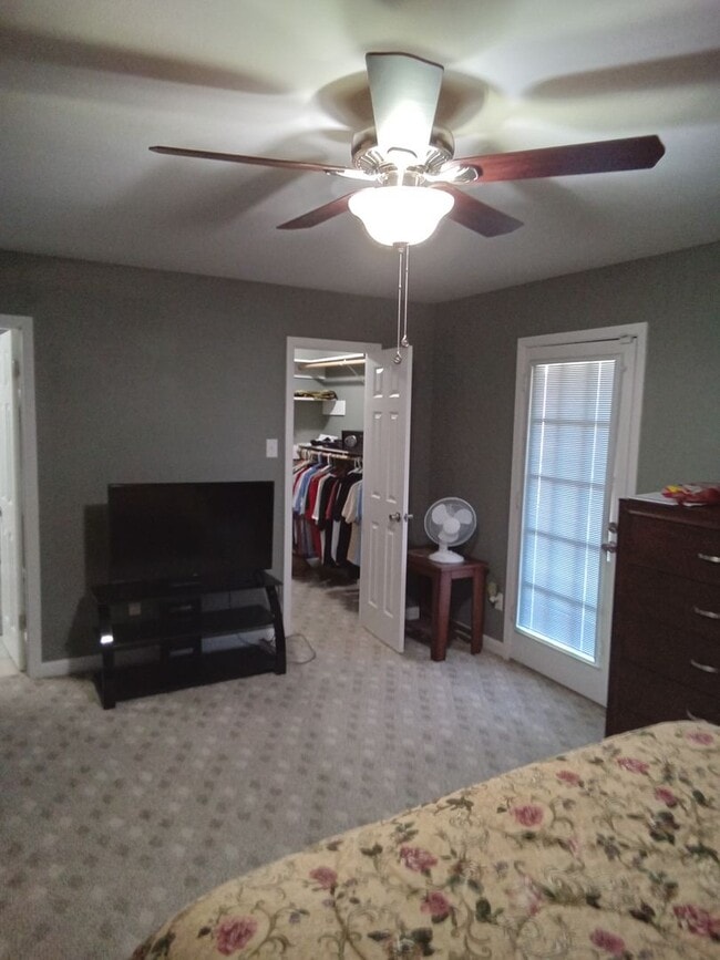 Building Photo - ***Broadmoor / Anderson Island Area***