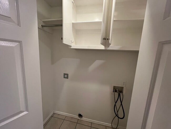 Building Photo - 3110 110th St