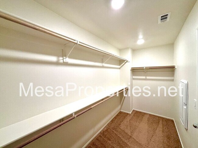 Building Photo - 14173 Mustang Cir