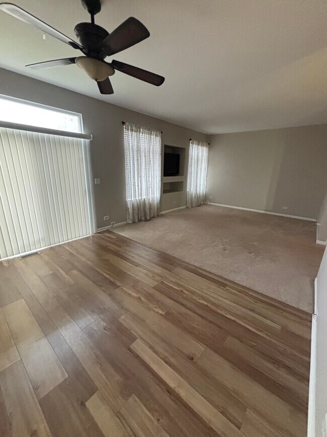 Building Photo - 2337 Summerlin Dr