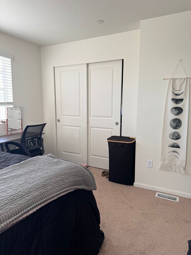 Building Photo - 10339 Vaughn Way