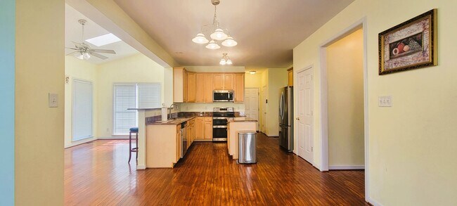 Building Photo - Stately brick front contemporary on huge c...