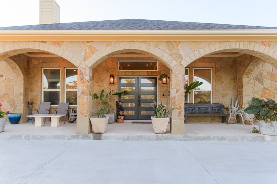 Building Photo - 21404 Lonesome Ct