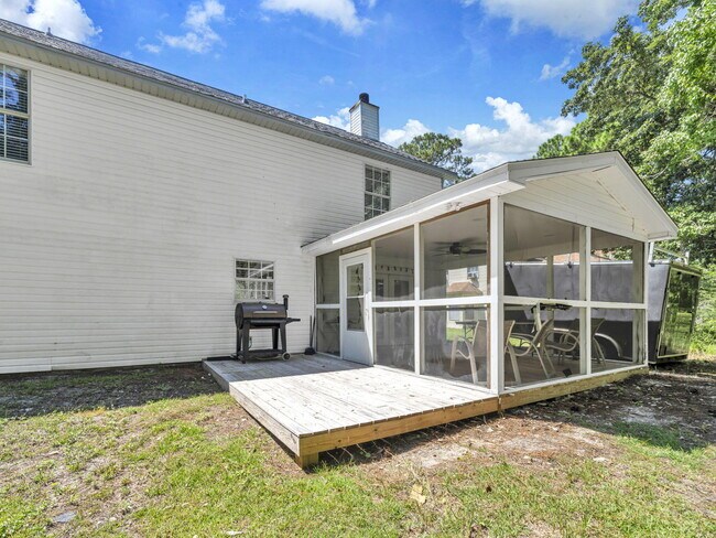 Building Photo - 1061 Quail Hollow Dr