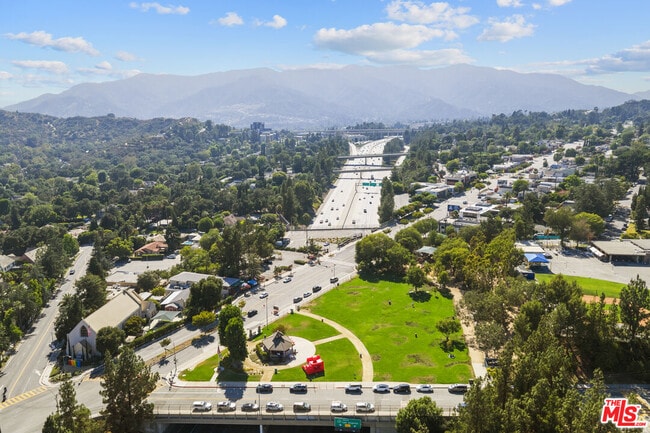 Building Photo - 4824 La Canada Blvd