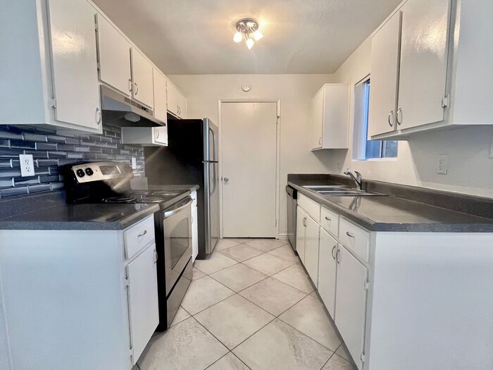 Building Photo - 16818 N 56th St