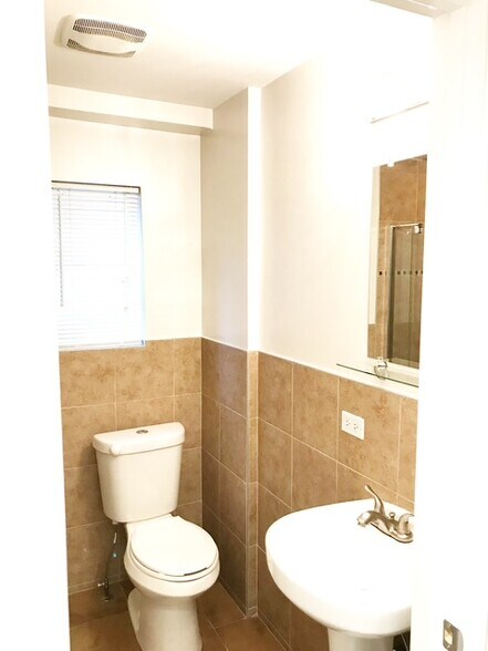 Building Photo - 1356 N Cleveland Ave