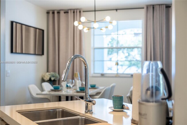 Building Photo - 3255 NE 184th St