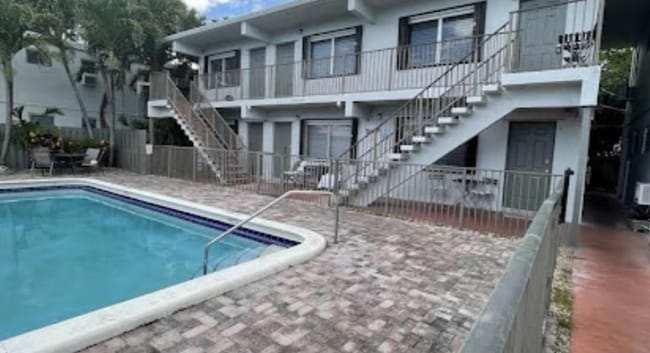 Building Photo - 23 NE 23rd Ave