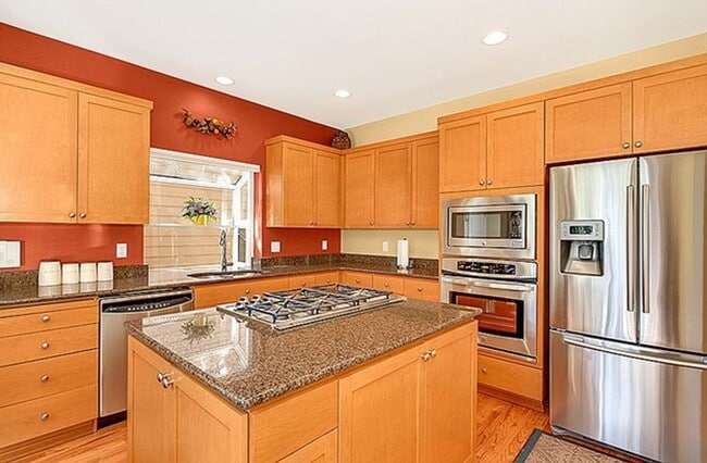 Building Photo - A Beautiful Picture Perfect Home with 4 Be...