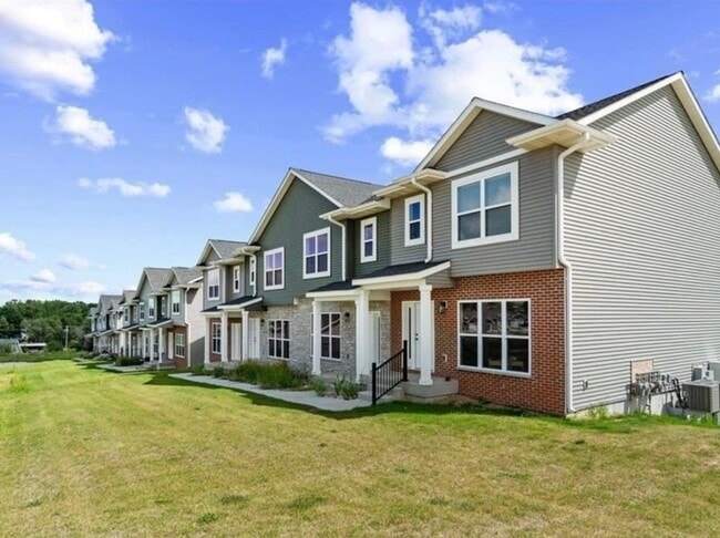 Building Photo - Brand New Construction