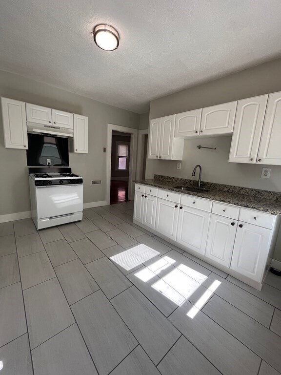 Building Photo - 29 W Tremlett St