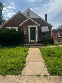 Building Photo - 8554 Oriole Ave