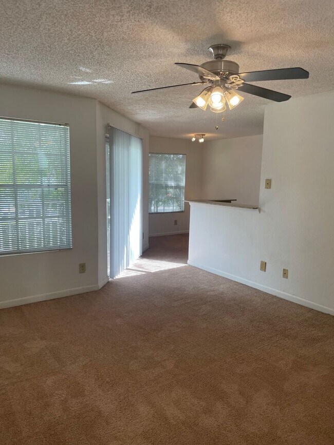 Building Photo - One bedroom condominium