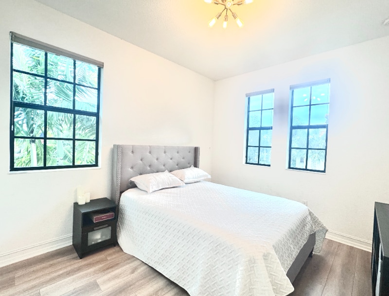 Building Photo - 1423 SW 115th Ave