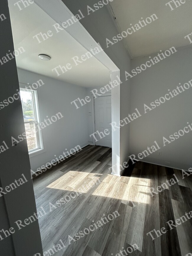 Building Photo - 1903 S Grand St